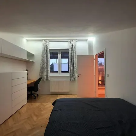 Buda-city House Dom wakacyjny *